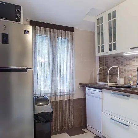 Macaklin - Authentic Island House At The In Cikat Forest Park With Its Own Parking