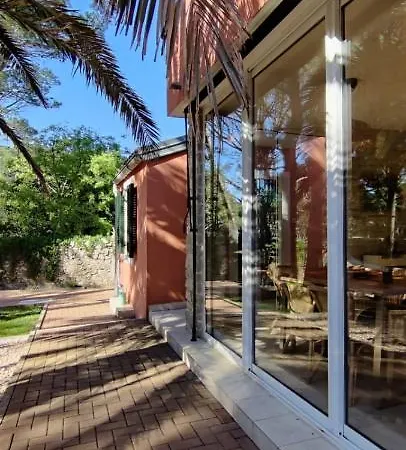Willa Macaklin - Authentic Island House At The In Cikat Forest Park With Its Own Parking Mali Lošinj