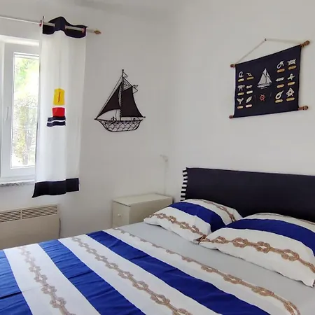Willa Macaklin - Authentic Island House At The In Cikat Forest Park With Its Own Parking