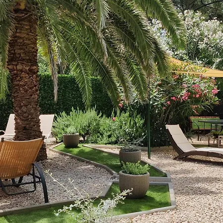 Willa Macaklin - Authentic Island House At The In Cikat Forest Park With Its Own Parking Mali Lošinj