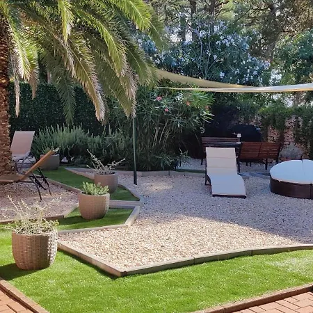 Macaklin - Authentic Island House At The In Cikat Forest Park With Its Own Parking Mali Lošinj