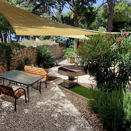 Willa Macaklin - Authentic Island House At The In Cikat Forest Park With Its Own Parking *